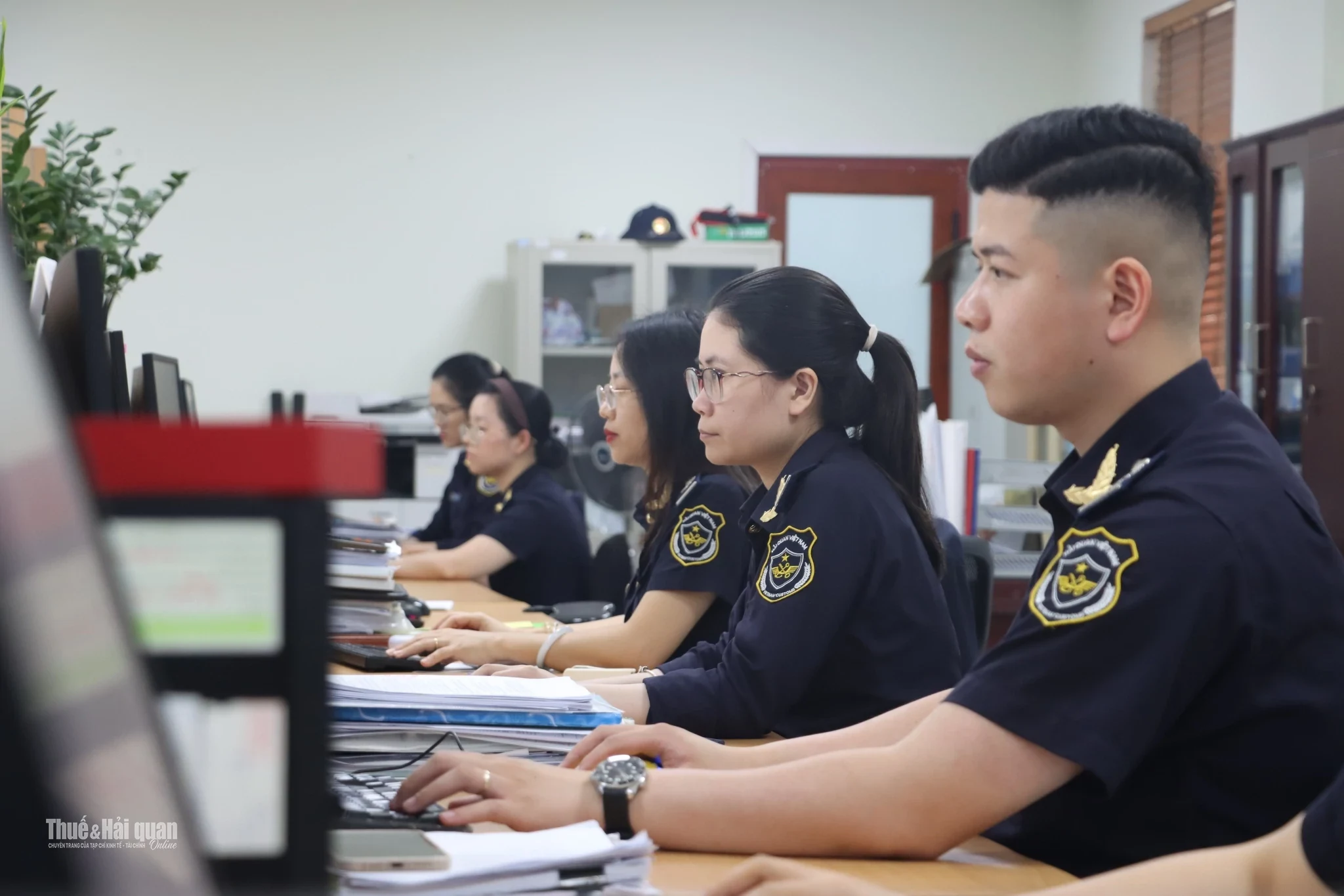 Hoạt động nghiệp vụ tại Hải quan Hưng Yên (Chi cục Hải quan khu vực IV). Ảnh: Thái Bình.
